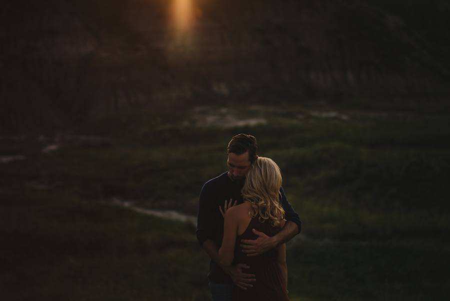 drumheller photographer, horseshoe canyon, explore Alberta, connection, sunset, chasing light, nikon d750, vsco, © Gabe Mcclintock Photography | www.gabemcclintock.com