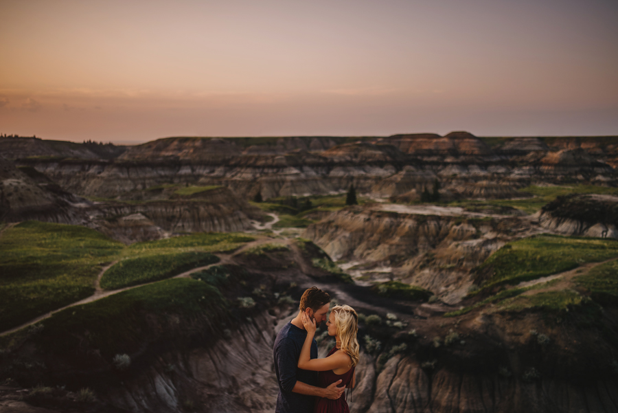 drumheller photographer, horseshoe canyon, explore Alberta, connection, sunset, chasing light, nikon d750, vsco, © Gabe Mcclintock Photography | www.gabemcclintock.com