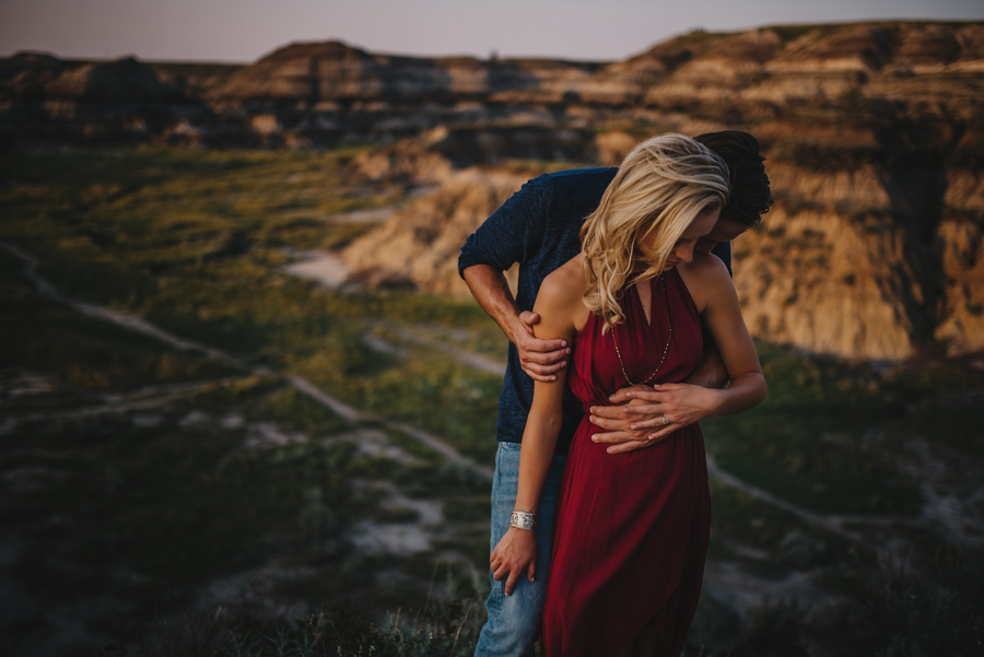 drumheller photographer, horseshoe canyon, explore Alberta, connection, sunset, chasing light, nikon d750, vsco, © Gabe Mcclintock Photography | www.gabemcclintock.com