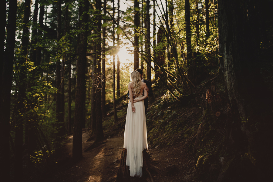 Seattle wedding photography, Seattle wedding photographer, Seattle wedding photos, explore Seattle, rattlesnake ridge wedding photos, rattlesnake ridge, connection, elopement, wedding, bride and groom, canon, 5D MKIV, ©Gabe McClintock Photography | www.gabemcclintock.com