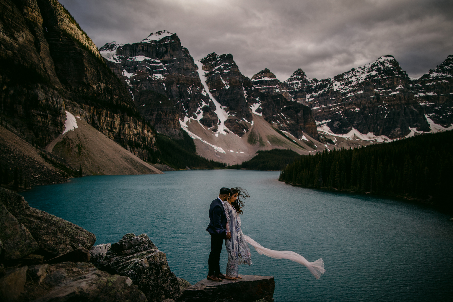 Banff wedding photography, Banff wedding photos, Banff photographer, Moraine Lake, Lake Louise