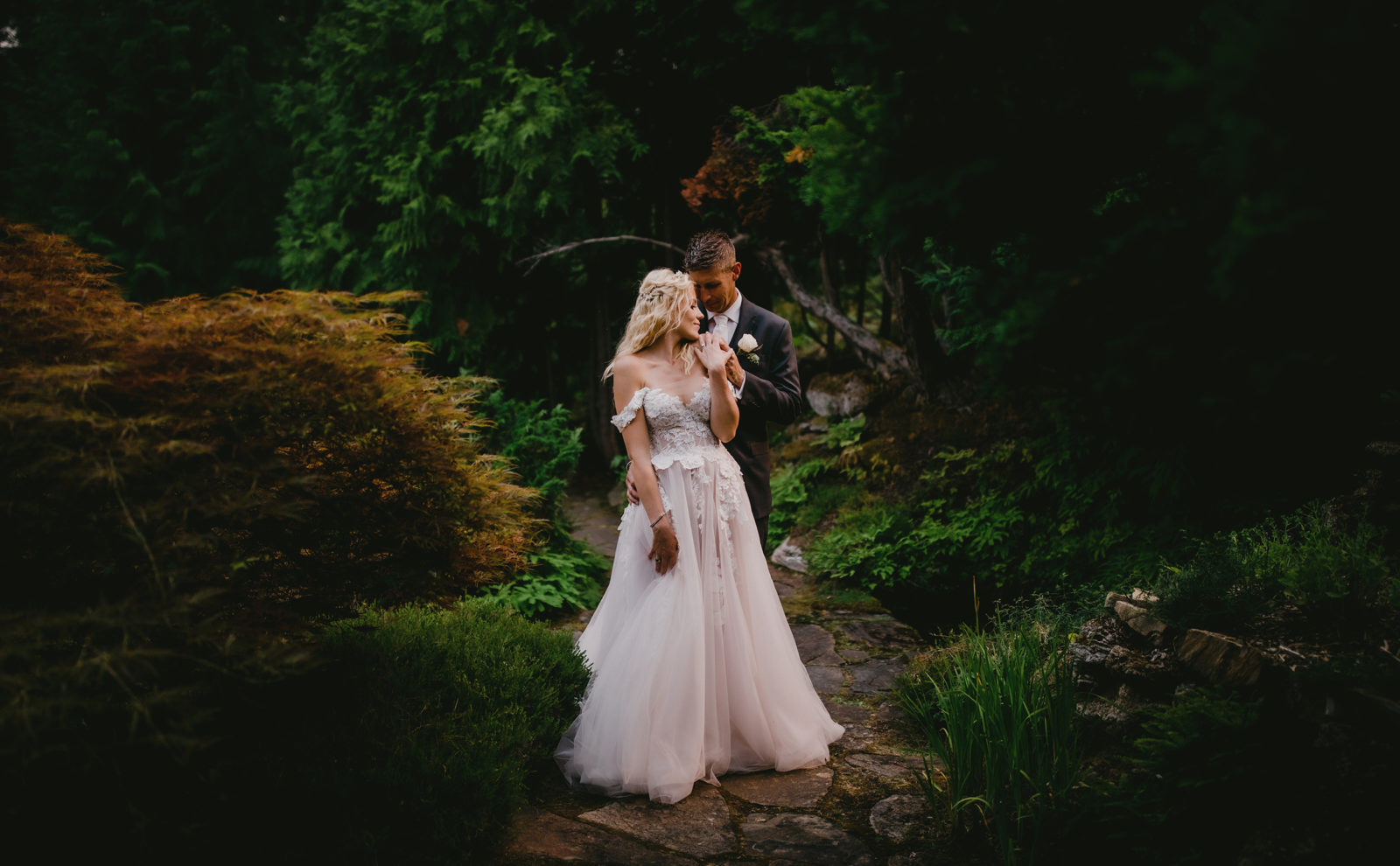 Lindsay and James . Nelson Wedding Photographer