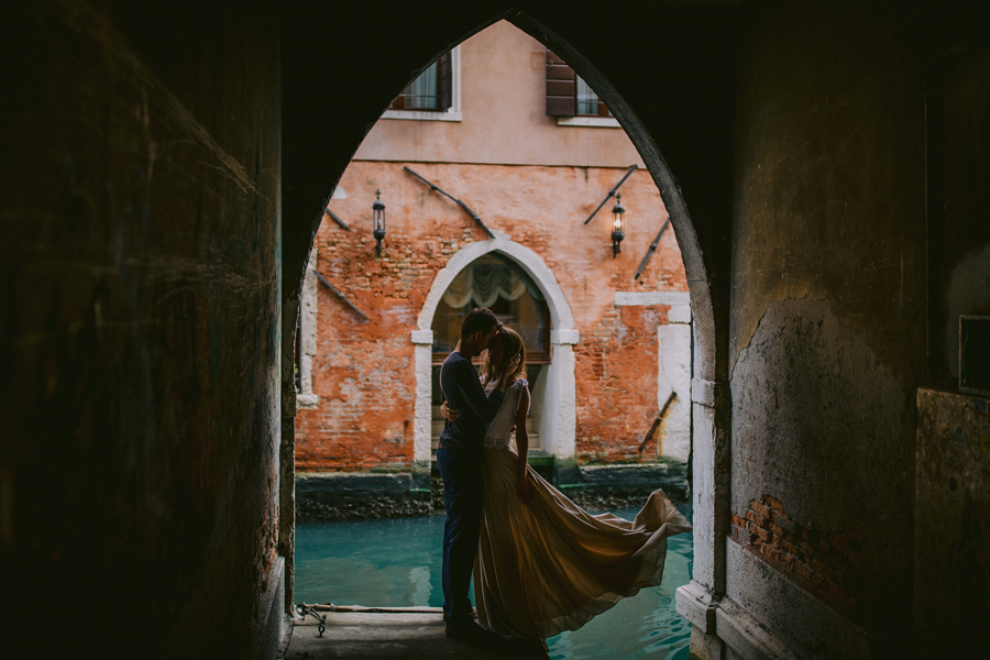 Venice wedding, Venice wedding photographer, Venice photographer, explore Venice, Italy wedding, Italy elopement, Venice wedding photos, elopement photographer, destination wedding photographer, connection, elopement, wedding, bride and groom, DVLOP, we roam the earth, ©Gabe McClintock Photography | www.gabemcclintock.com